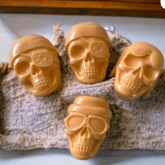 HOST PICK! Hand Crafted Charcoal Soap - Eucalyptus & Vanilla - Picture 5 of 5